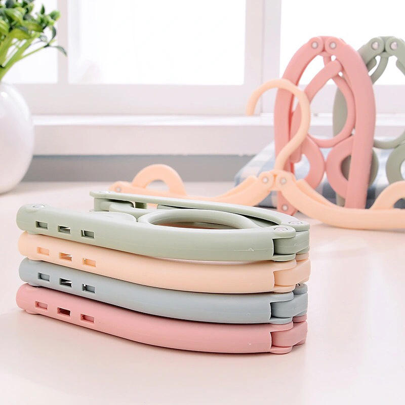 Foldable Clothes Hanger – Portable, Space Saving & Travel Friendly