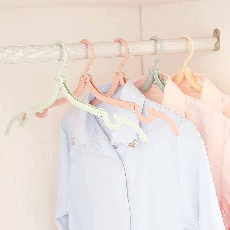 Foldable Clothes Hanger – Portable, Space Saving & Travel Friendly